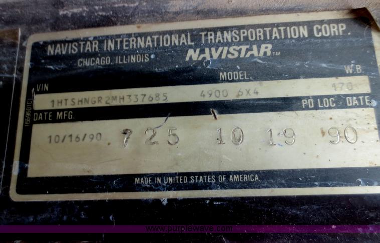 image for item D2068 1991 International 4900 dump truck