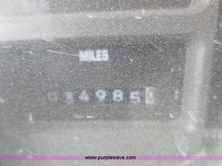 image for item D2068 1991 International 4900 dump truck