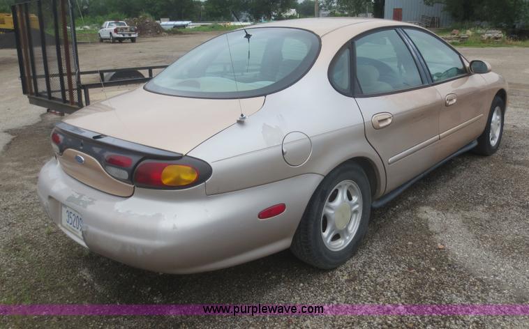 image for item D2074 1996 Ford Taurus GL