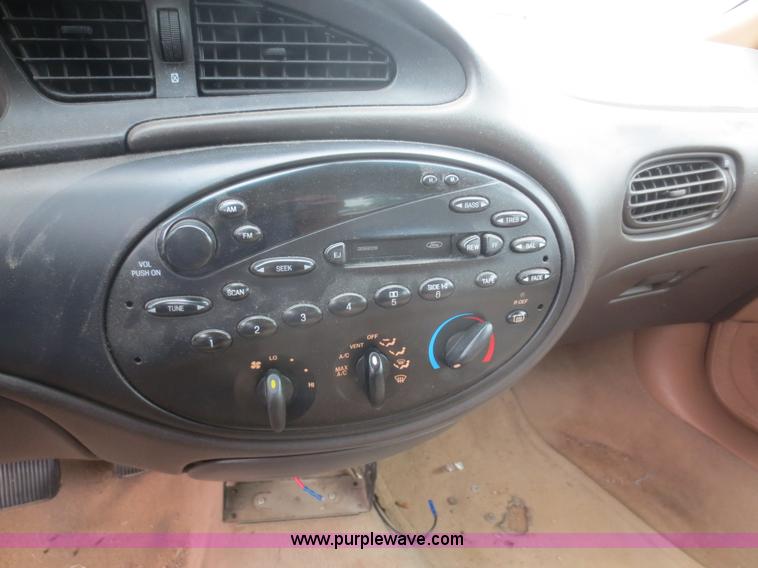 image for item D2074 1996 Ford Taurus GL