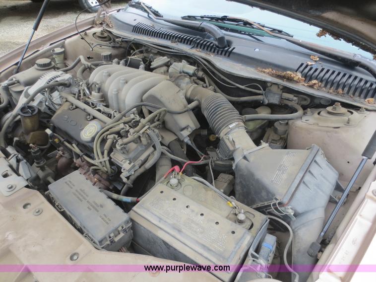 image for item D2074 1996 Ford Taurus GL