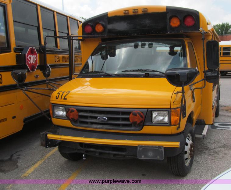 image for item E4695 2005 Ford E450 school bus