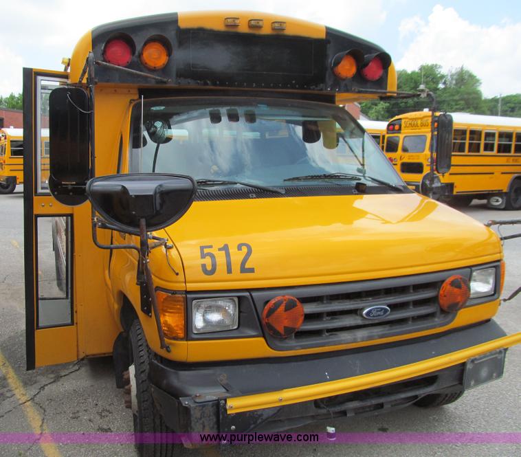 image for item E4695 2005 Ford E450 school bus