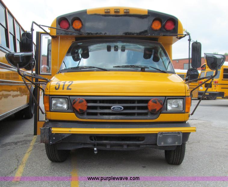 image for item E4695 2005 Ford E450 school bus
