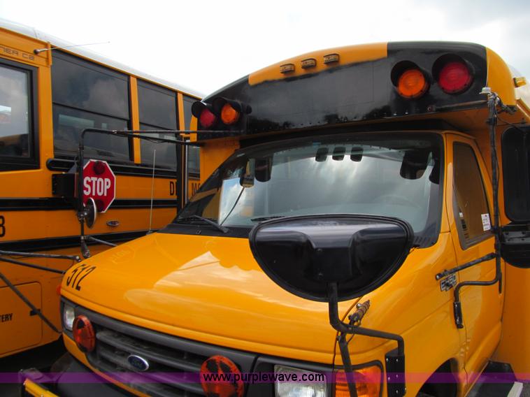 image for item E4695 2005 Ford E450 school bus