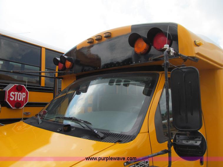image for item E4695 2005 Ford E450 school bus