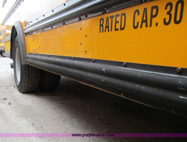 image for item E4695 2005 Ford E450 school bus
