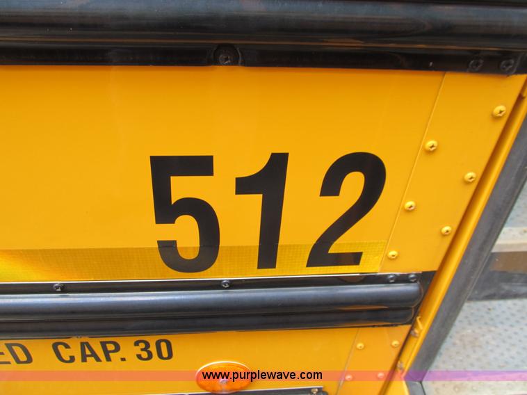 image for item E4695 2005 Ford E450 school bus