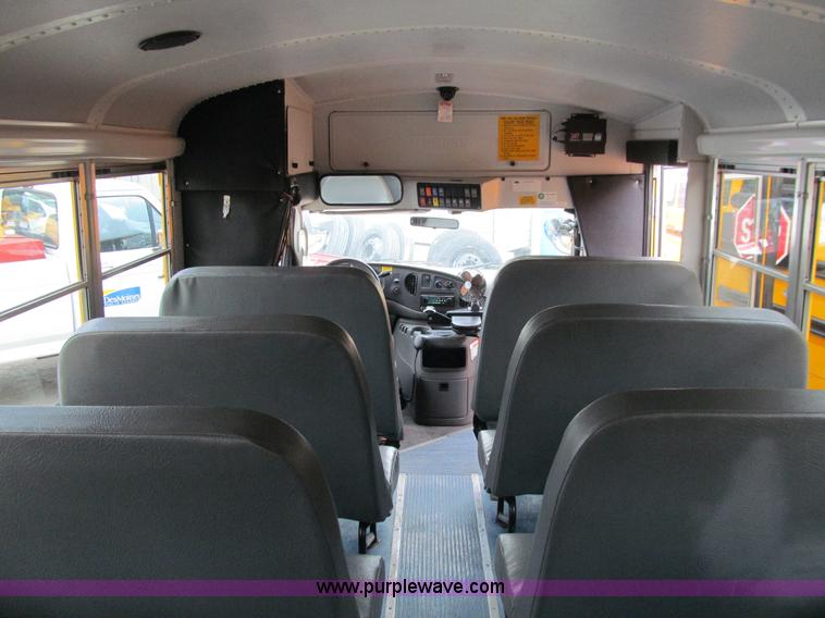 image for item E4695 2005 Ford E450 school bus