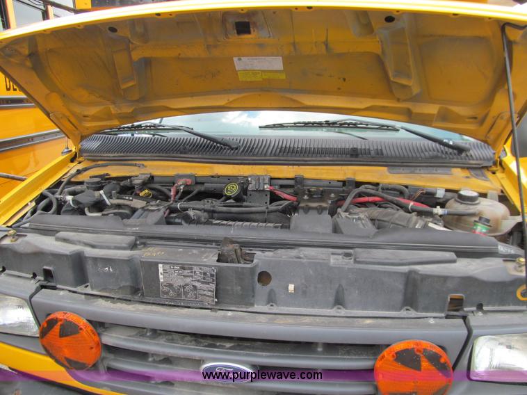 image for item E4695 2005 Ford E450 school bus
