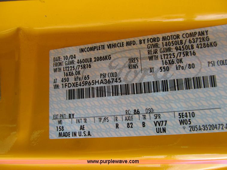 image for item E4695 2005 Ford E450 school bus