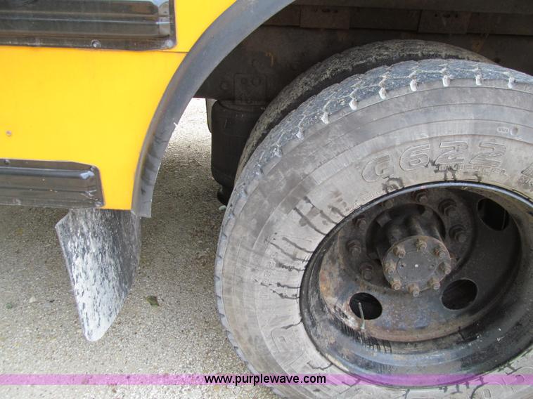 image for item E4894 2006 International IC school bus