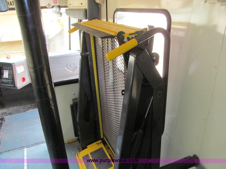 image for item E4894 2006 International IC school bus