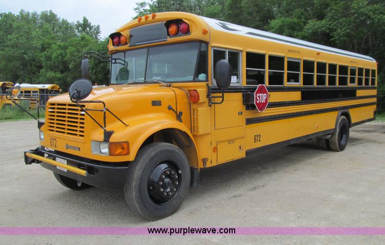 image for item E4895 2003 International 3800 school bus