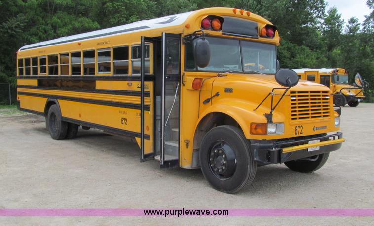 image for item E4895 2003 International 3800 school bus