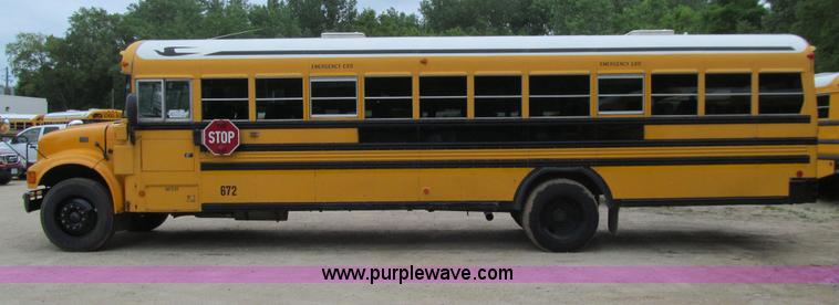 image for item E4895 2003 International 3800 school bus