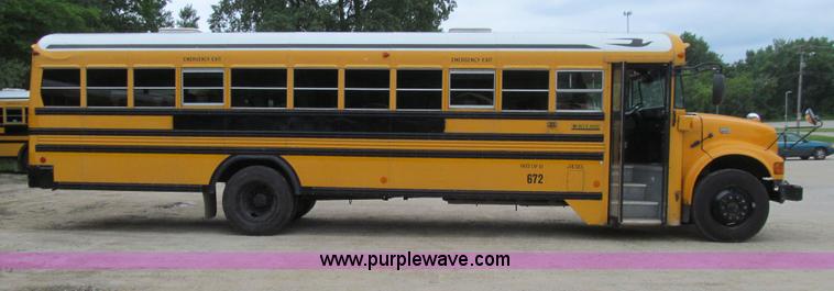 image for item E4895 2003 International 3800 school bus