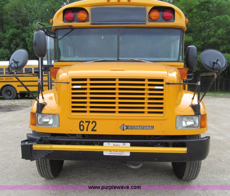 image for item E4895 2003 International 3800 school bus