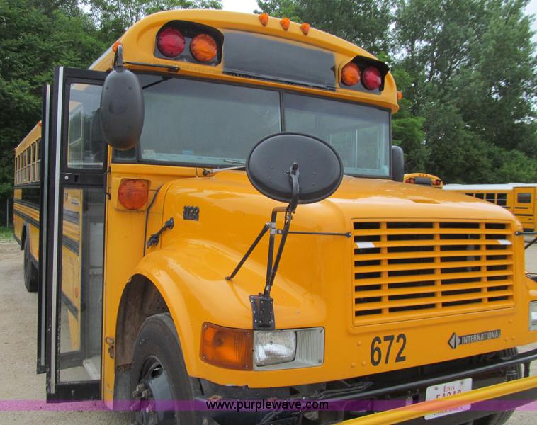 image for item E4895 2003 International 3800 school bus