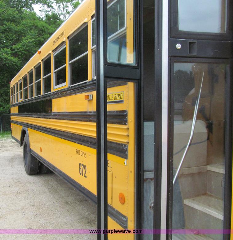 image for item E4895 2003 International 3800 school bus