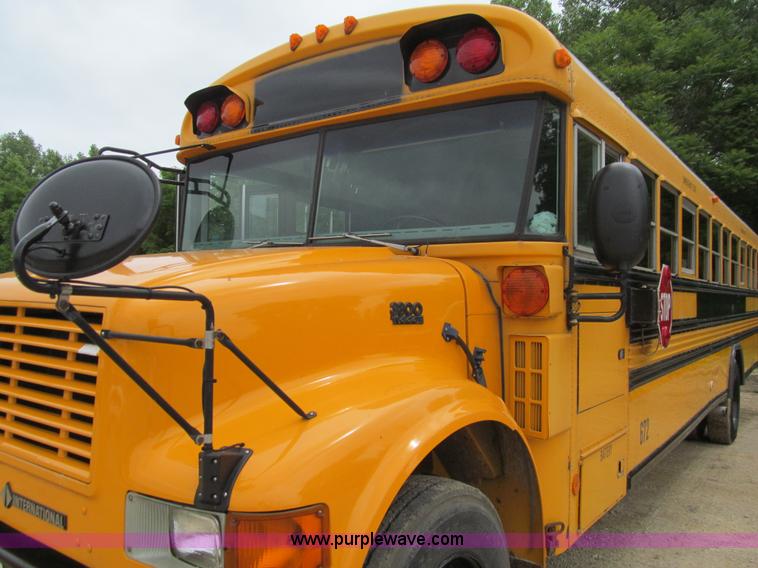 image for item E4895 2003 International 3800 school bus
