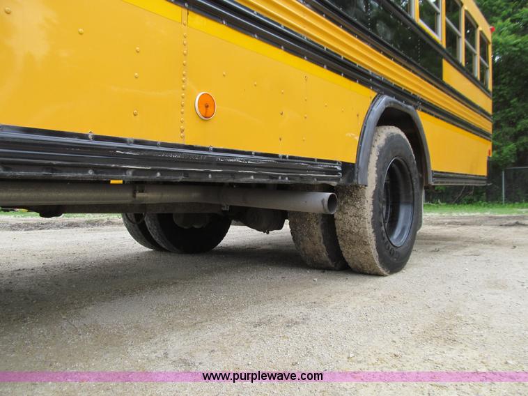 image for item E4895 2003 International 3800 school bus