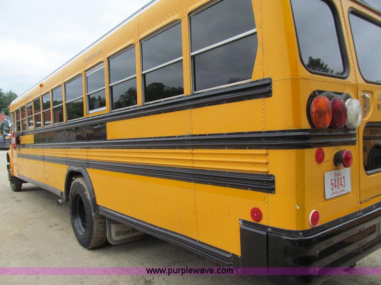 image for item E4895 2003 International 3800 school bus