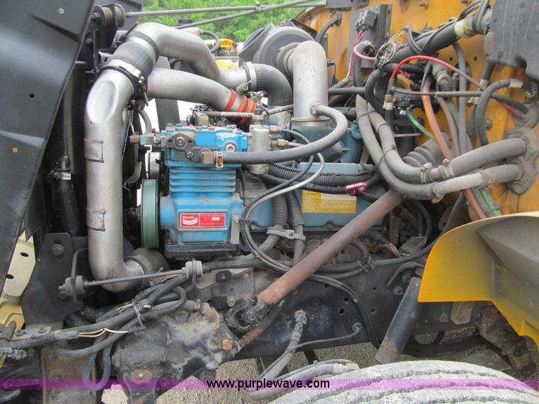 image for item E4895 2003 International 3800 school bus