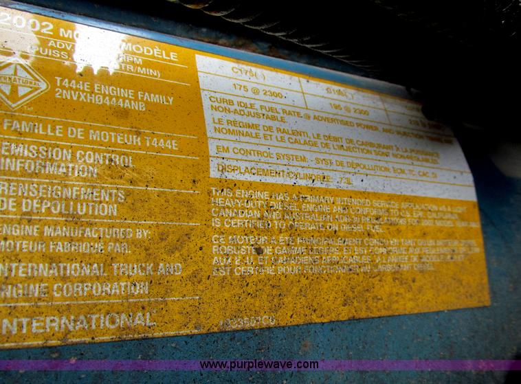 image for item E4895 2003 International 3800 school bus