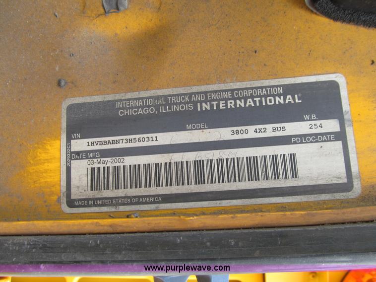 image for item E4895 2003 International 3800 school bus