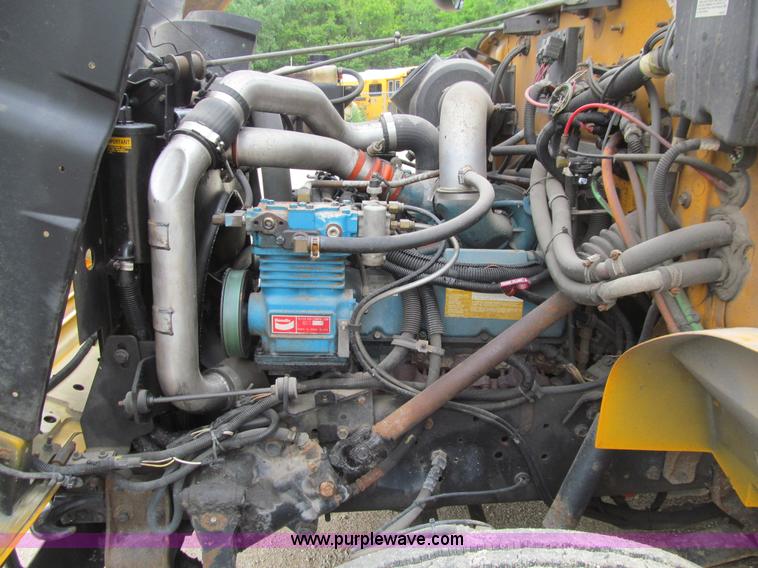 image for item E4895 2003 International 3800 school bus