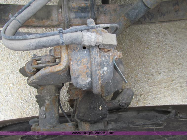 image for item E4895 2003 International 3800 school bus