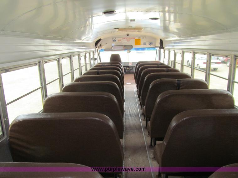 image for item E4895 2003 International 3800 school bus
