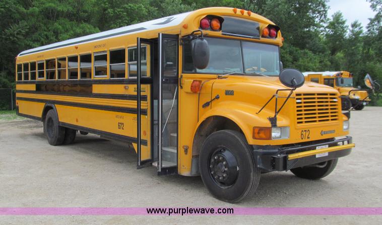 image for item E4895 2003 International 3800 school bus