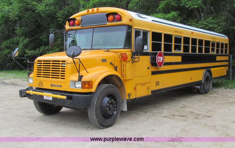 image for item E4897 2003 International 3800 school bus