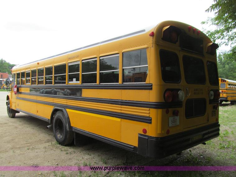 image for item E4897 2003 International 3800 school bus