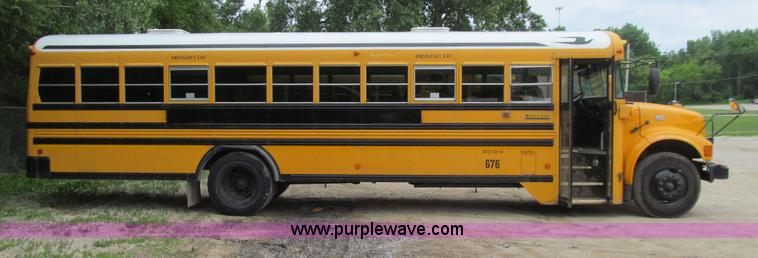 image for item E4897 2003 International 3800 school bus