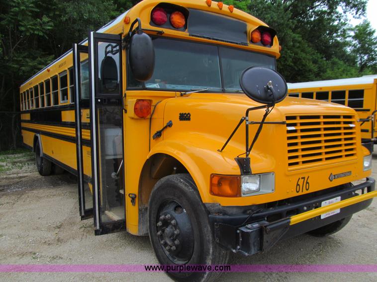 image for item E4897 2003 International 3800 school bus