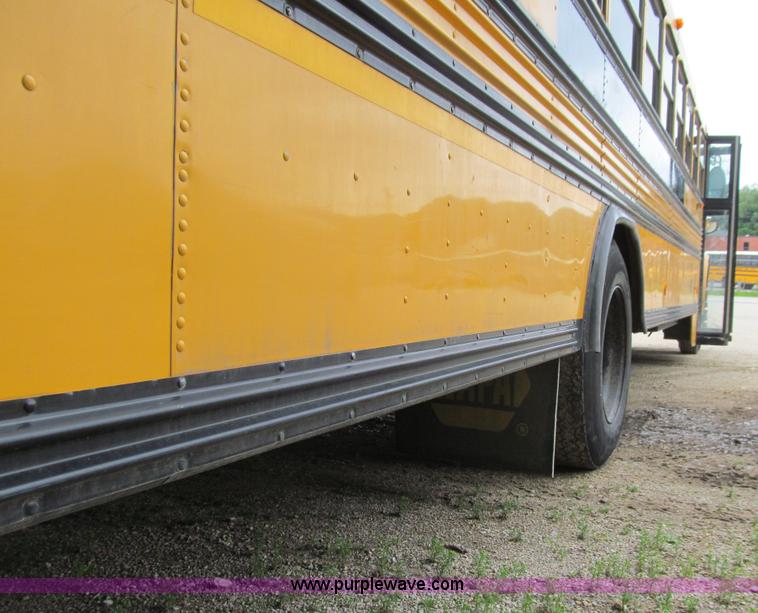 image for item E4897 2003 International 3800 school bus