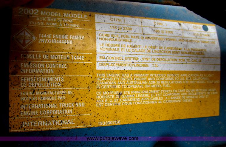 image for item E4897 2003 International 3800 school bus