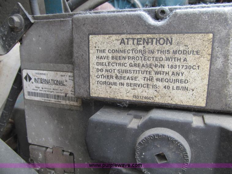 image for item E4897 2003 International 3800 school bus