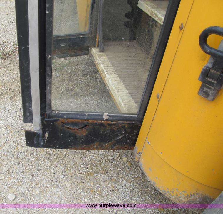 image for item E4897 2003 International 3800 school bus