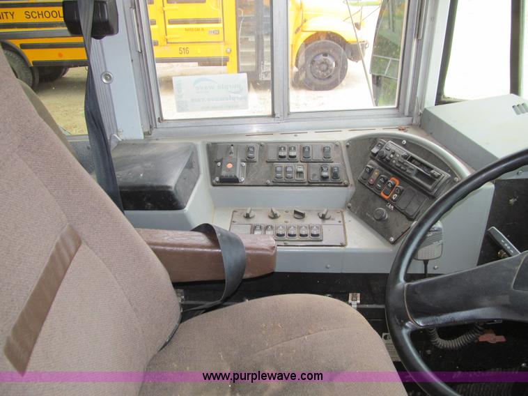 image for item E4897 2003 International 3800 school bus