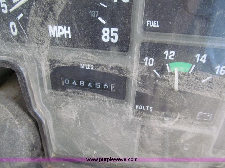 image for item E4897 2003 International 3800 school bus