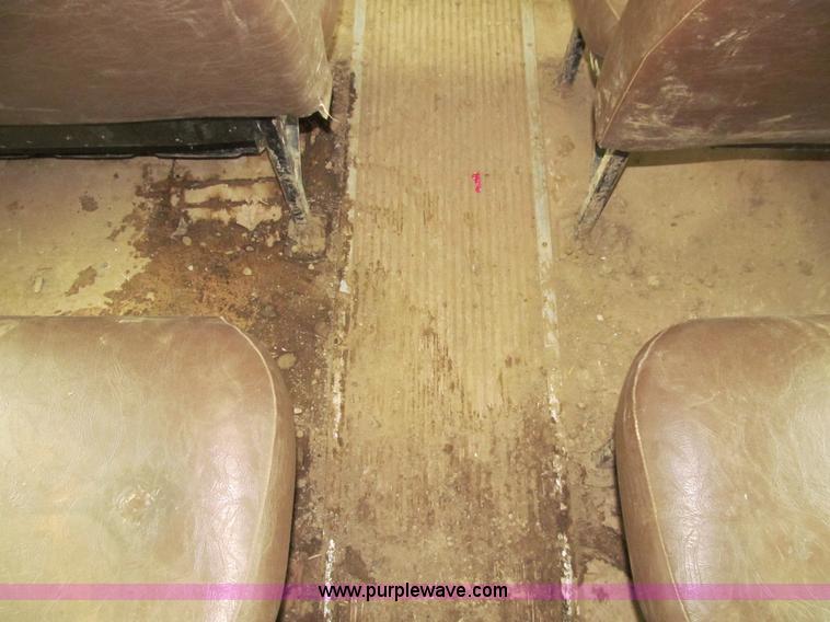 image for item E4897 2003 International 3800 school bus