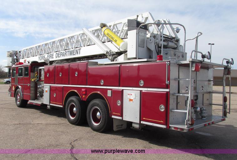 image for item F7365 1982 Hendrickson 1871-WS pumper/ladder fire truck