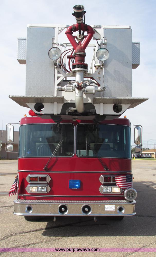 image for item F7365 1982 Hendrickson 1871-WS pumper/ladder fire truck