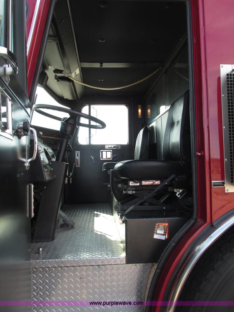 image for item F7365 1982 Hendrickson 1871-WS pumper/ladder fire truck