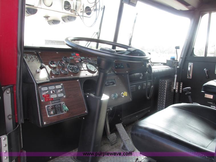 image for item F7365 1982 Hendrickson 1871-WS pumper/ladder fire truck