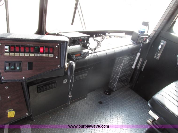 image for item F7365 1982 Hendrickson 1871-WS pumper/ladder fire truck